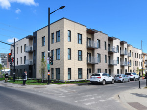 Photo du Pavillon Mirella et Lino Saputo dans le quartier Saint-Michel.