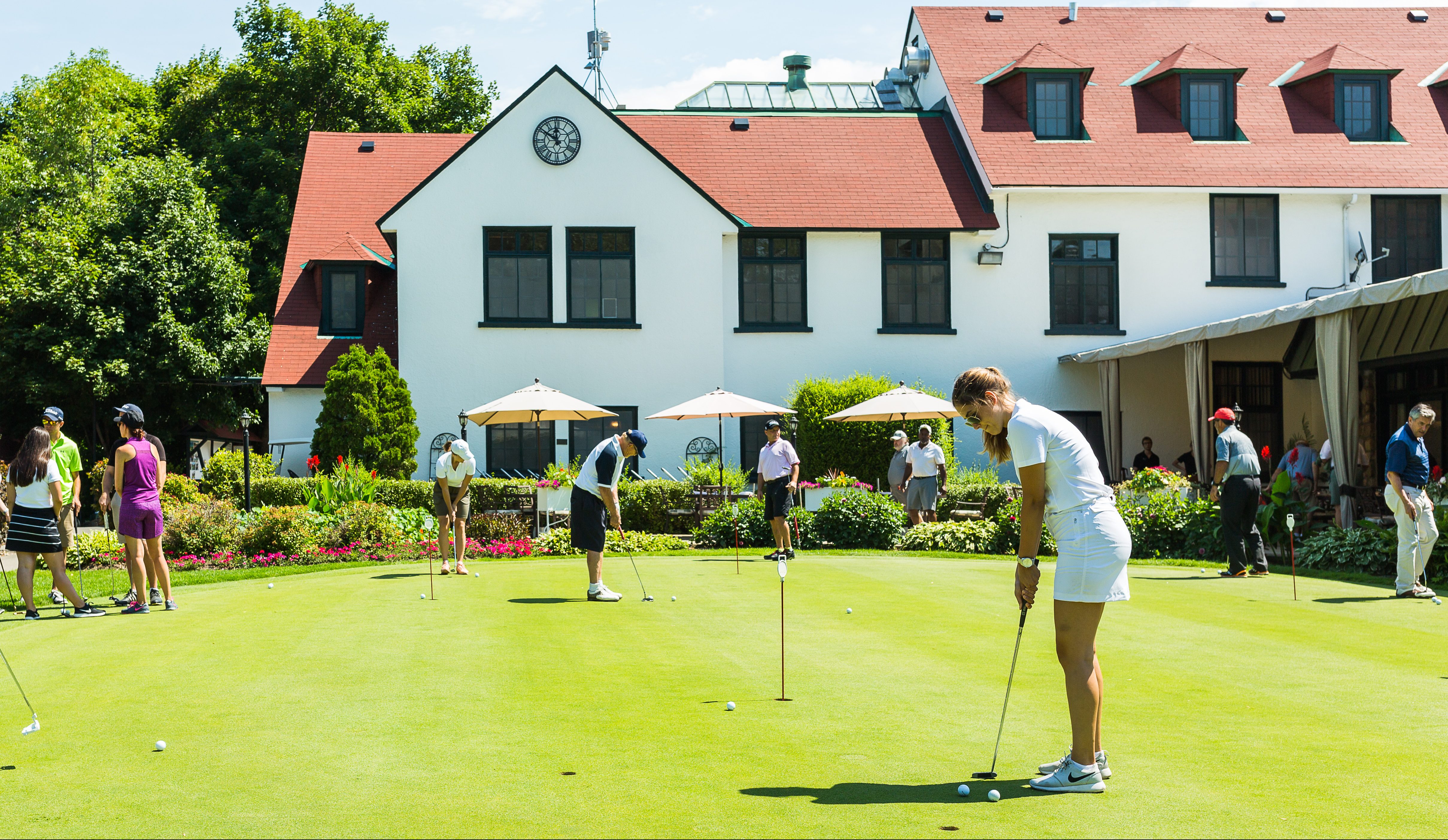 Des joueurs de golf